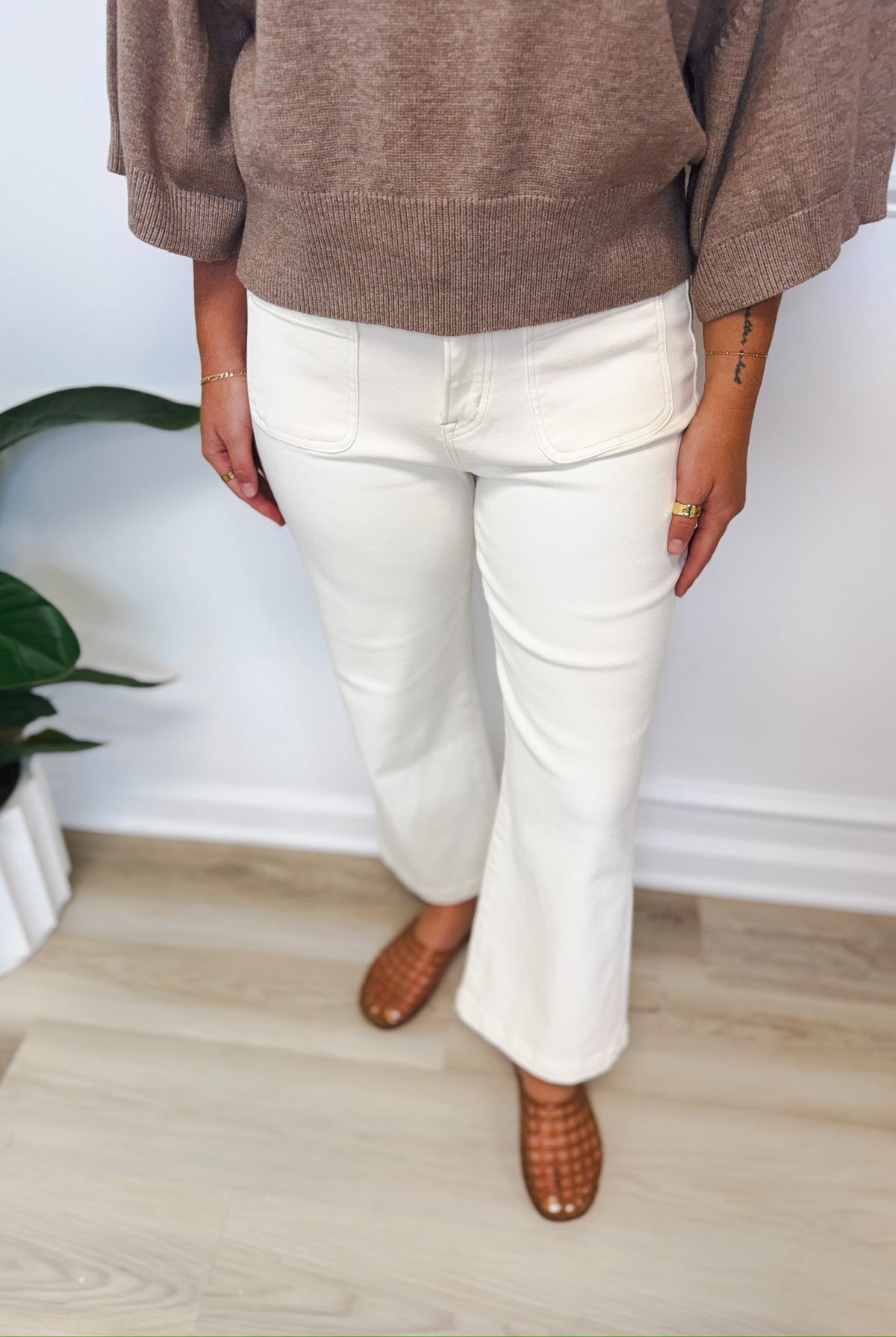 Front & Center cream jeans, women's pants from Aurea Lux Collective boutique in Lawton, OK, image 1 of 6