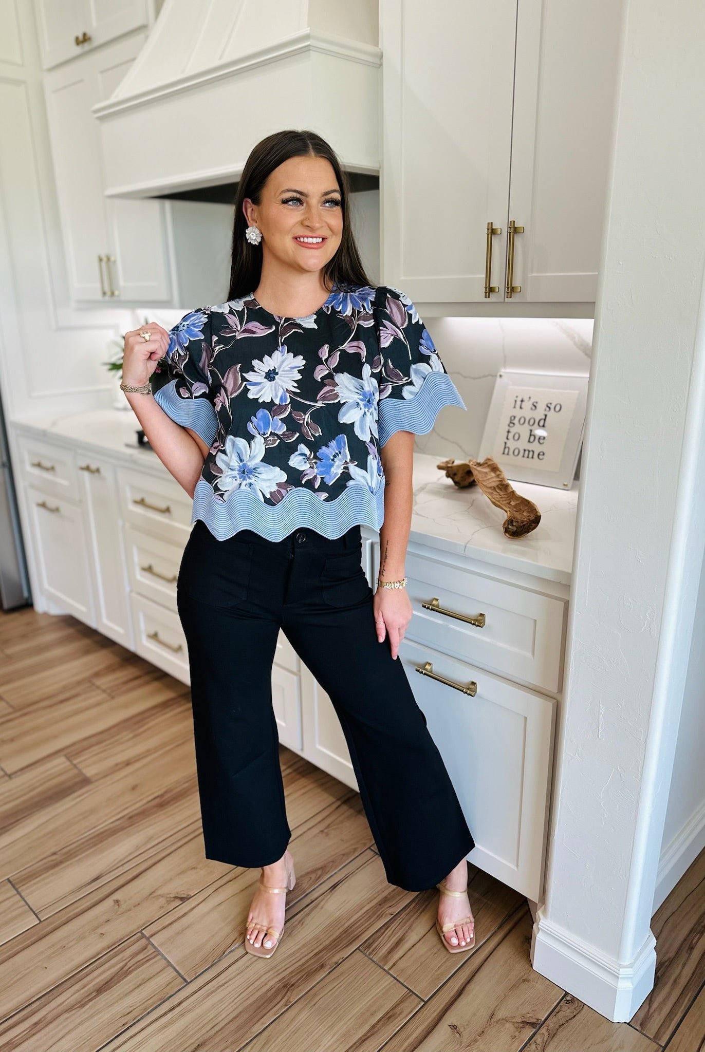 BLACK ENTRO FLORAL TOP W/PURPLE BAND