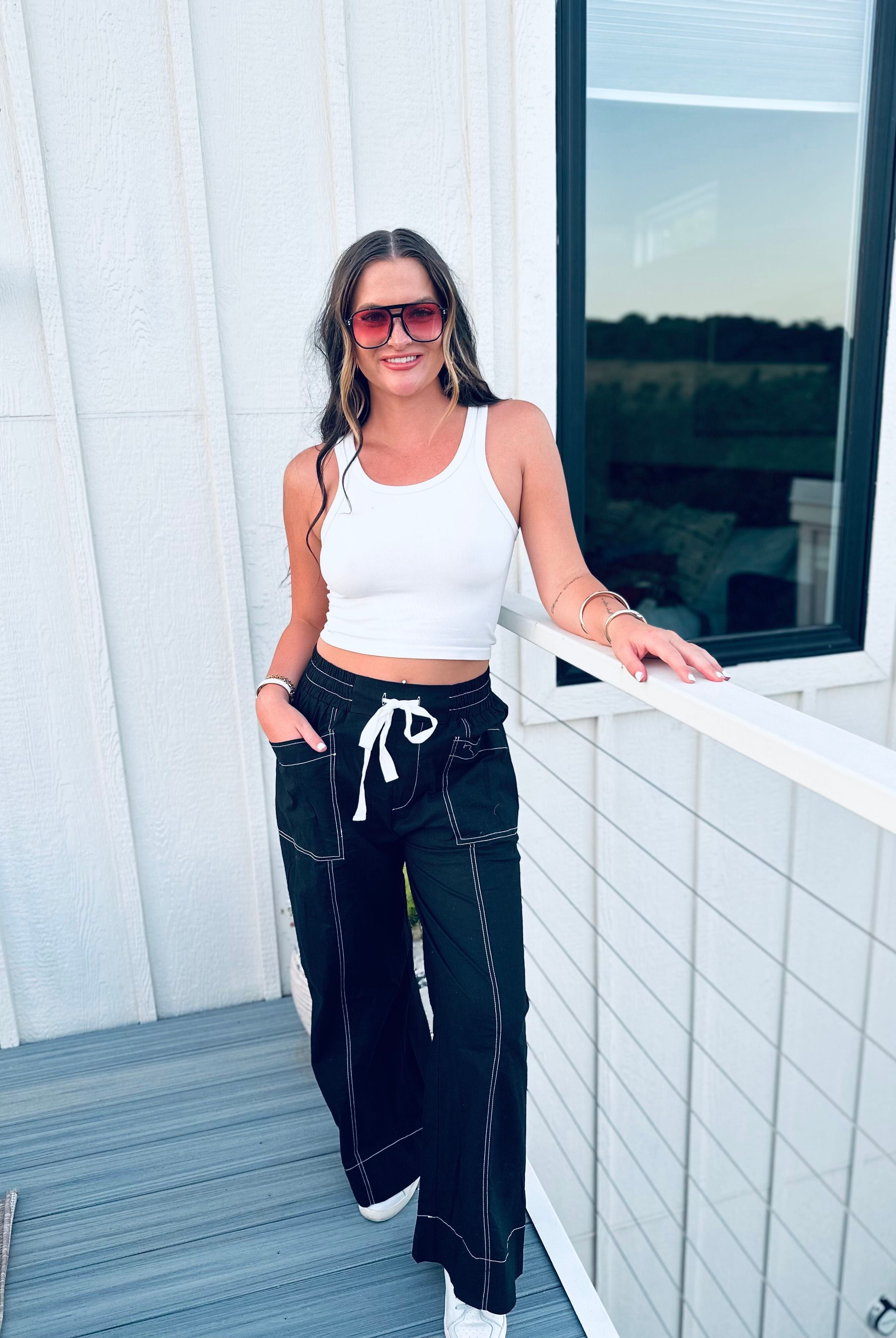 BLACK SOLID HIGH-WAIST DRAWSTRING WIDE-LEG PANTS BY ENTRO - Bottoms