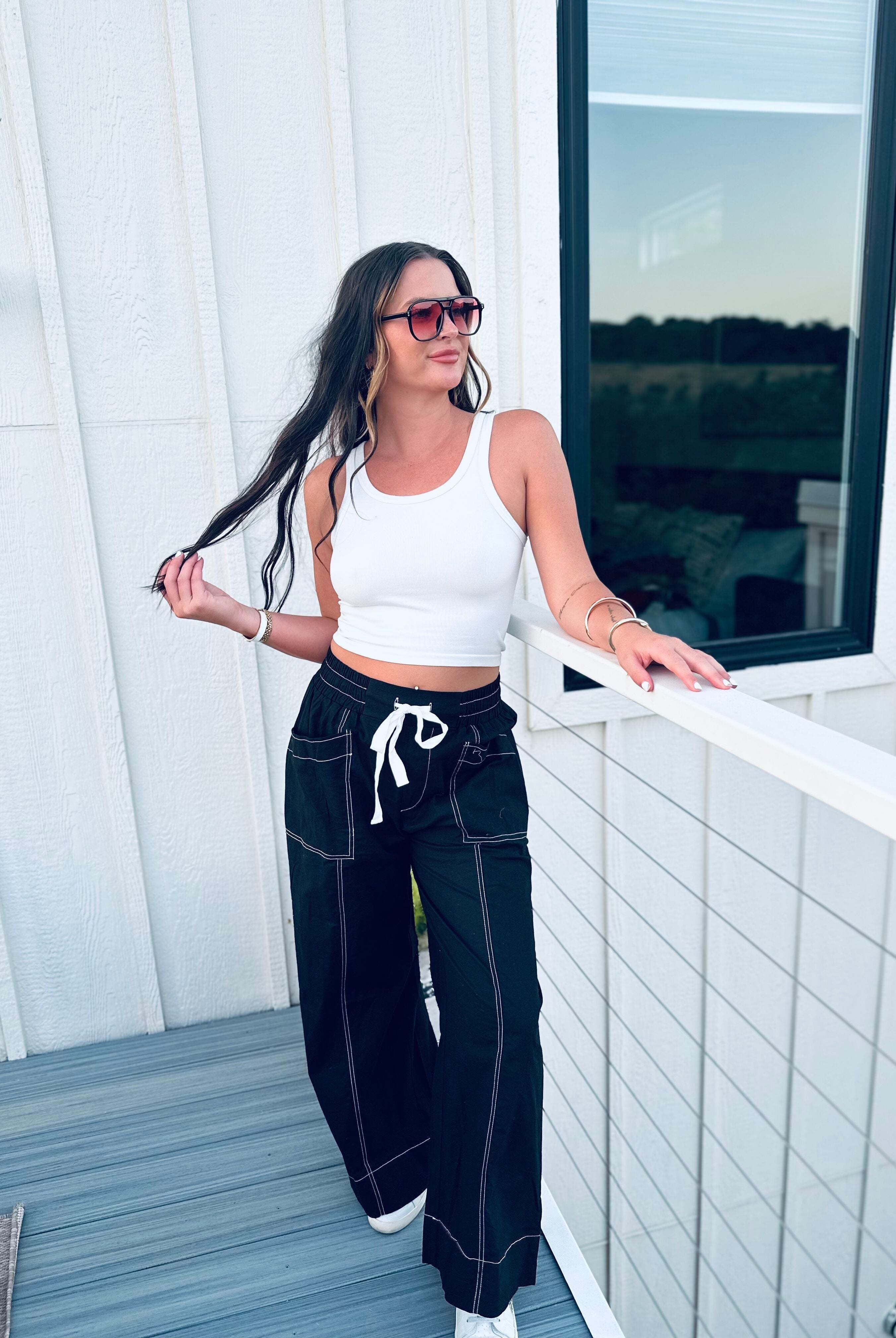 BLACK SOLID HIGH-WAIST DRAWSTRING WIDE-LEG PANTS BY ENTRO - Bottoms