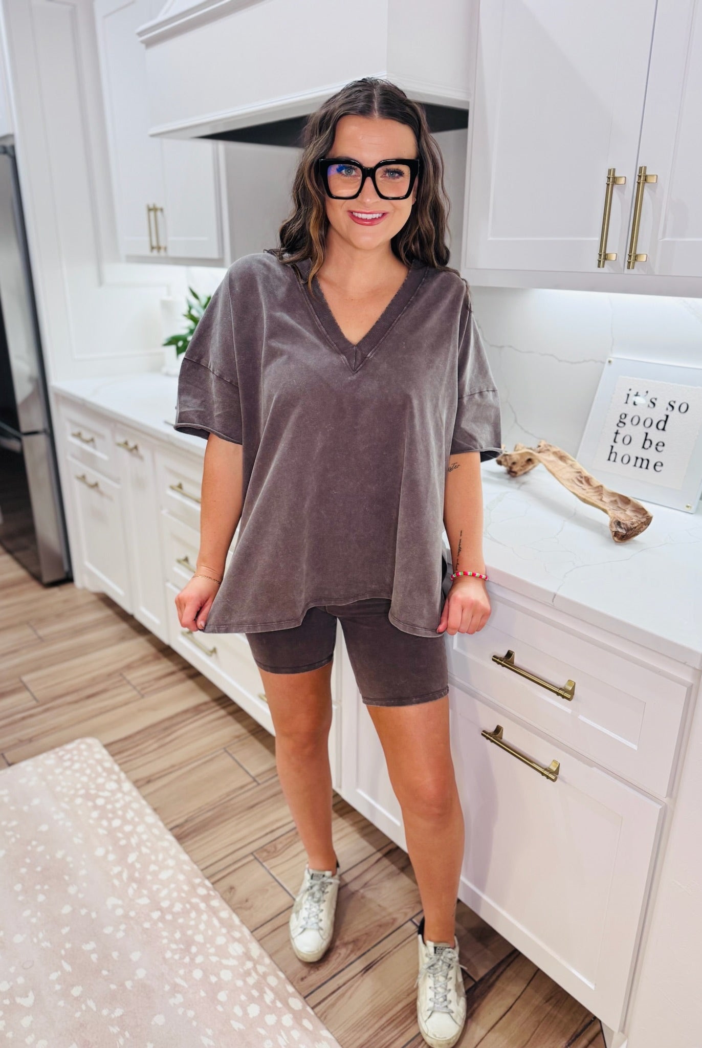 LALAMIA CHOCOLATE BOXY V NECK T-SHIRT - Tops