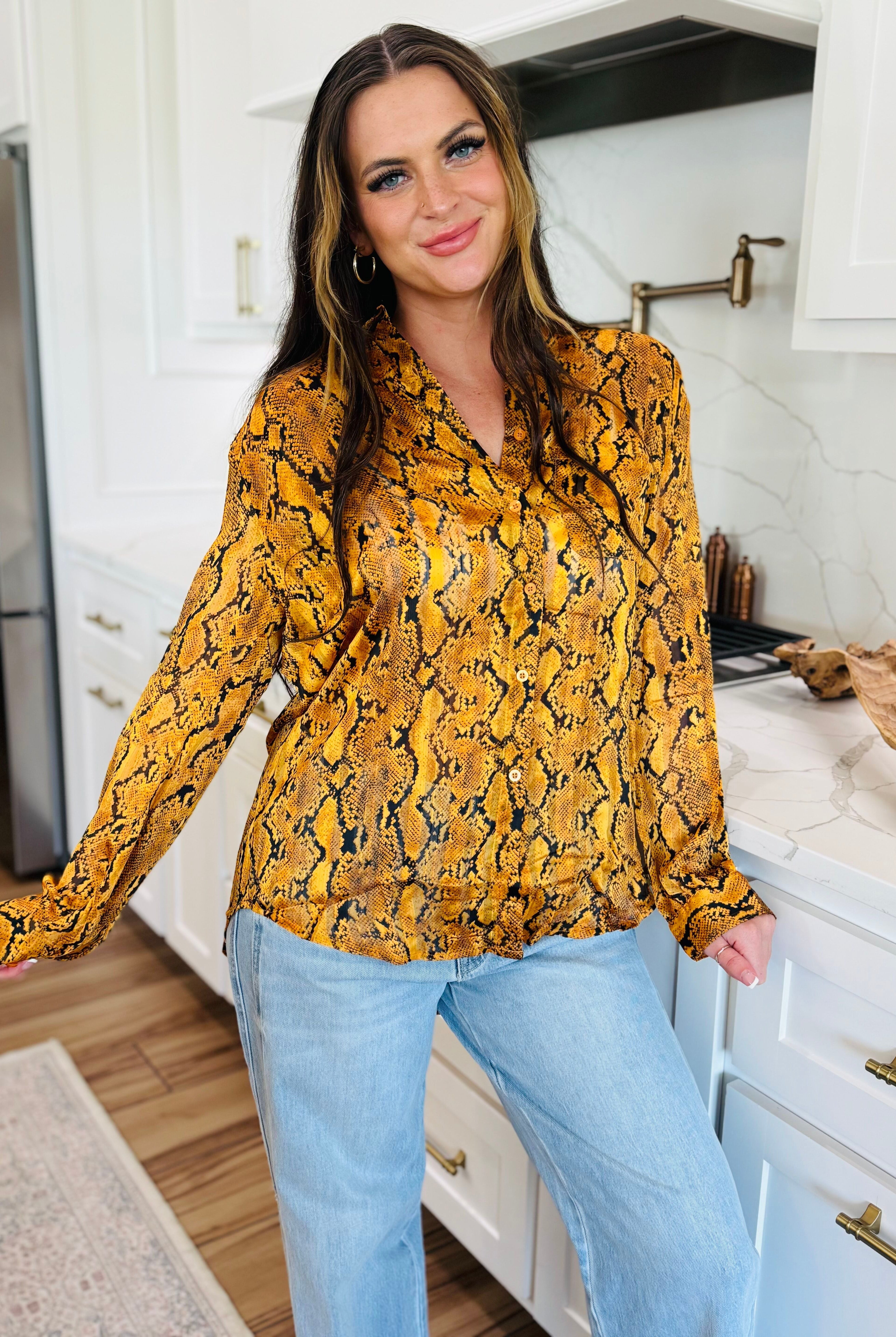 YELLOW SNAKE PRINT – PORTIA BUTTON-UP BLOUSE - Tops