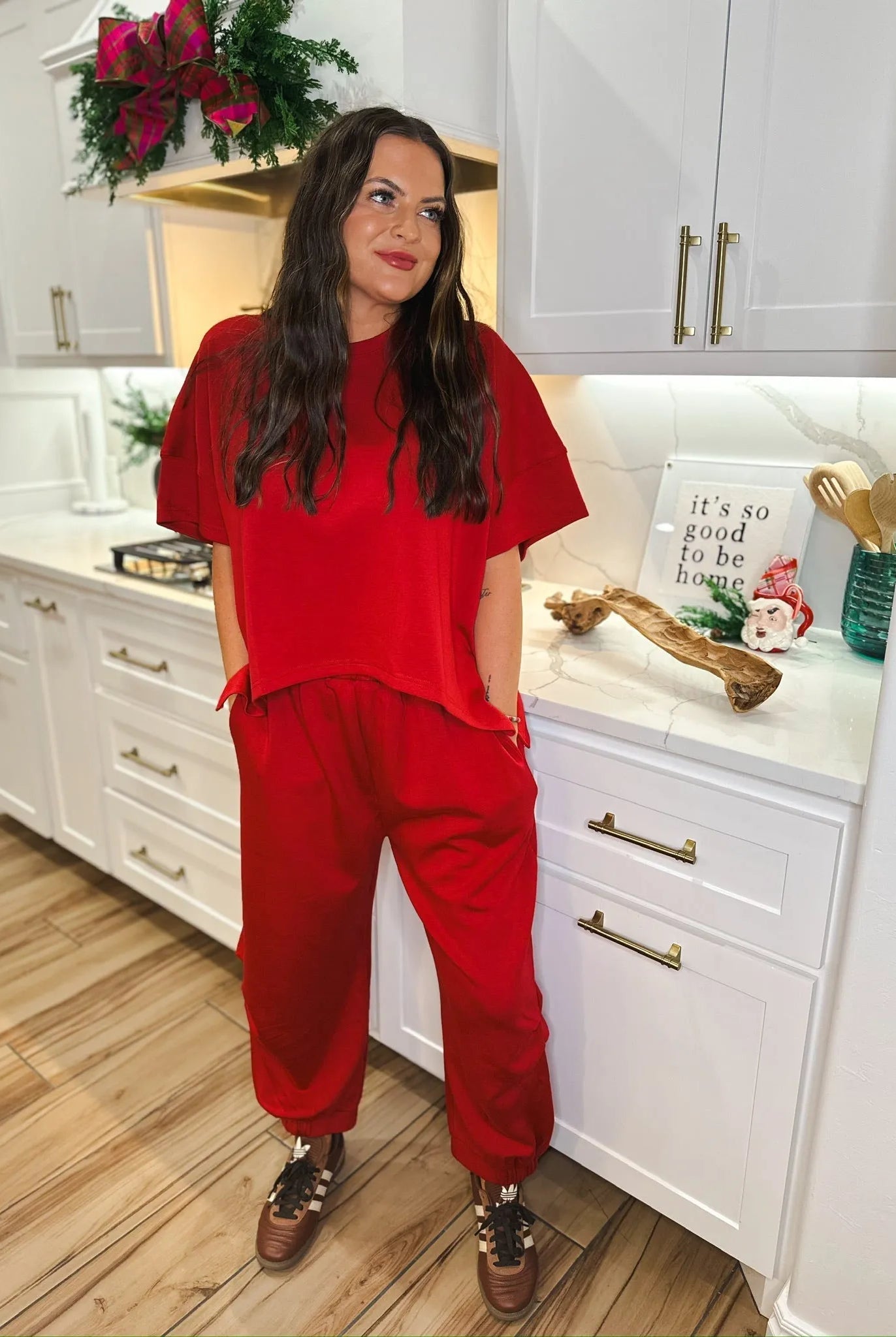 Red round neck short sleeve top and semi harem pants set.