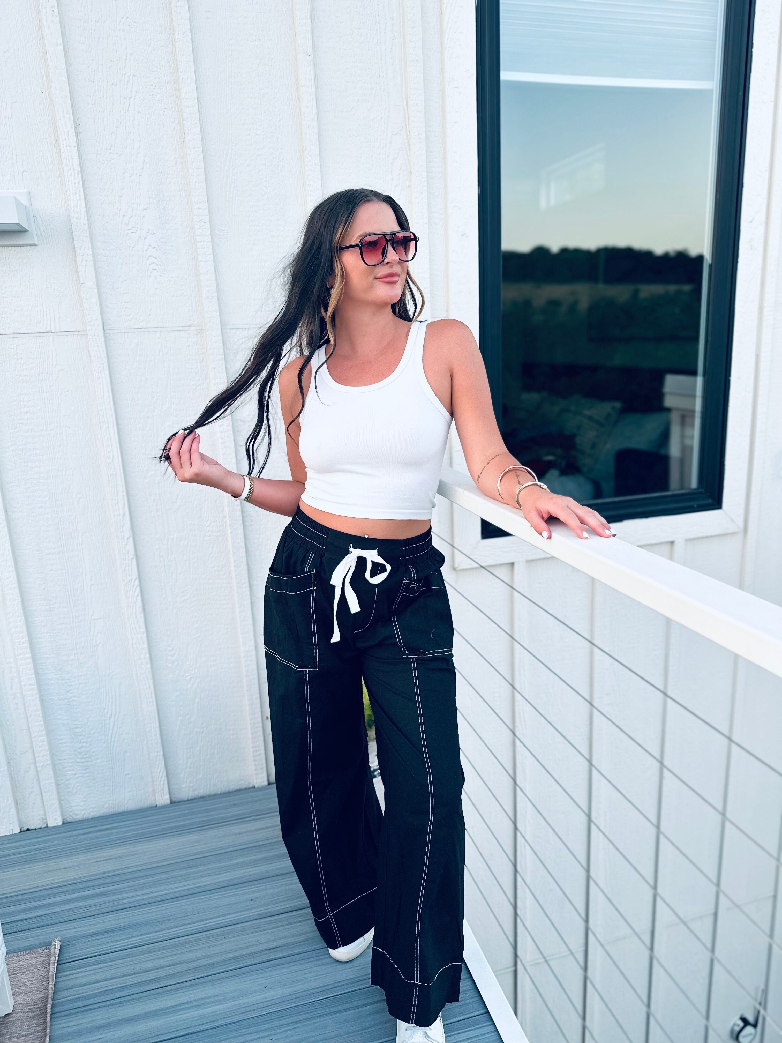 BLACK SOLID HIGH-WAIST DRAWSTRING WIDE-LEG PANTS BY ENTRO - Bottoms